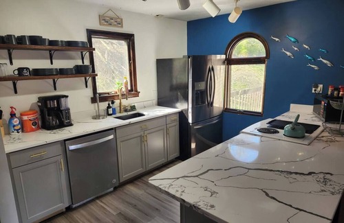 Cheat Lake Maison | Townhouse on Cheat Lake, close to town center and highways