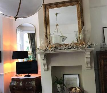 Sefton Park Appartement | Lakeside View Arts and Craft Apartment