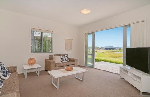 Matarangi Maison | Lakeside Villa Retreat - Matarangi Downstairs Unit