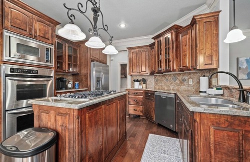 Fort Smith Maison | Lakeside Way Luxury Retreat