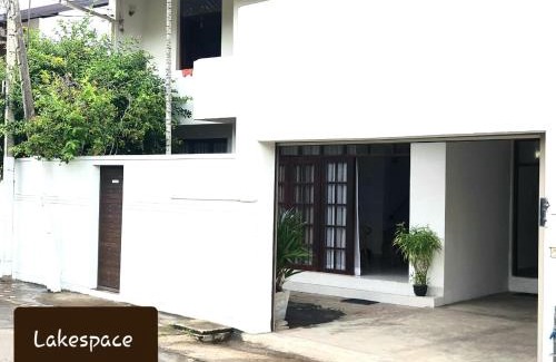 Boralesgamuwa Appartement | LakeSpace