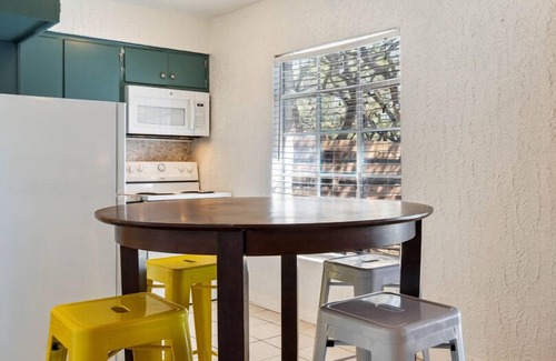 Volente Cabine | LakeTravis Bungalow 1