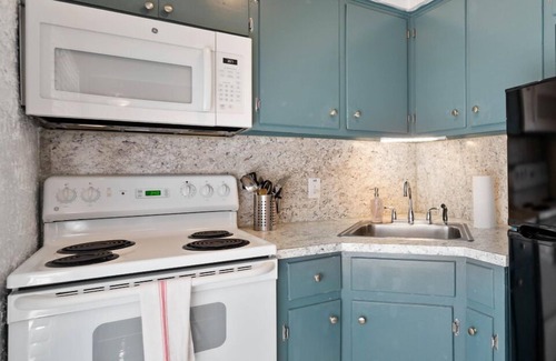 Volente Cabine | LakeTravis Bungalow 2