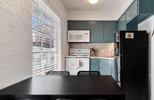 Volente Cabine | LakeTravis Bungalow 2
