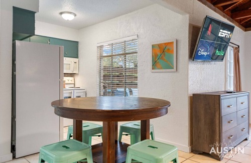 Volente Cabine | LakeTravis Bungalow 3