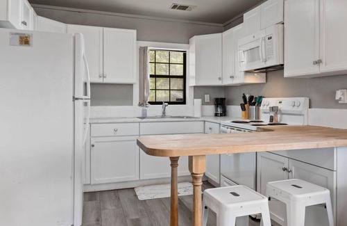 Leander Cabine | LakeTravis Bungalow8