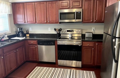 Laconia Copropriété | Lakeview 2-bedroom condo in Laconia with AC, WiFi