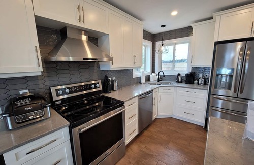 Magnetawan Maison | LAKEVIEW-BEAUTIFUL BRAND NEW COTTAGE PRIVATE BEACH