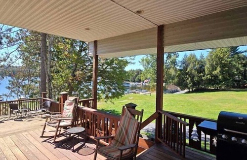 Eagle Bay Chalet De Ski | Lakeview Chalet @ Beachfront Eagle Bay Village