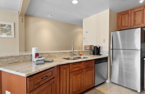 Boulder Bay Cabine | Lakeview Condo - Lakefront Complex, Lake Views, Heated Pool