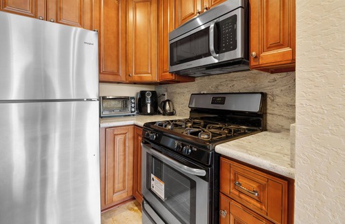 Boulder Bay Cabine | Lakeview Condo - Lakefront Complex, Lake Views, Heated Pool