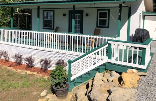 Park Hill Cottage | Lakeview Cottage Gem on Lake Tenkiller!