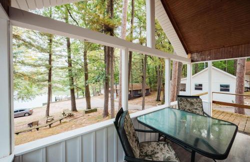 Mayfield Maison | Lakeview Cottage with Pontoon Rentals