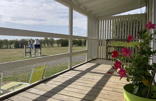 Pierrefitte-sur-Loire Cottage | Chalet au bord de l'eau, terrasse privée, pêche, baignade, nature et détente, animaux acceptés