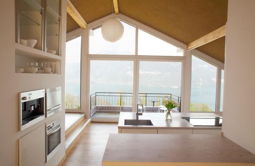 Krattigen Appartement | Lakeview Gem