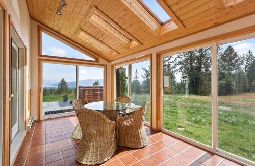 Sandpoint Maison | Lakeview Home with new hot tub - Sleeps 10