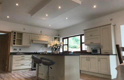 Monaghan Maison | Lakeview Lodge