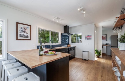 Hilltop Maison | Base: 6 Extra: $30 41 Kurupae Road