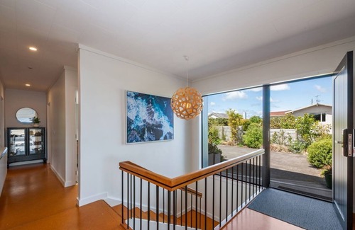 Hilltop Maison | Base: 6 Extra: $30 41 Kurupae Road