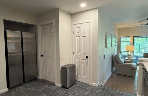 Warr Acres Maison | Lakeview Lounge Group-friendly Near Hefner LW
