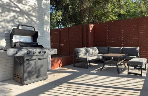 Warr Acres Maison | Lakeview Lounge Group-friendly Near Hefner #lw