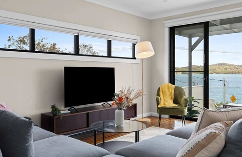 Speers Point Maison | Lakeview Oasis on The Esplanade