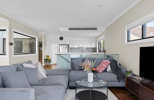 Speers Point Maison | Lakeview Oasis on The Esplanade