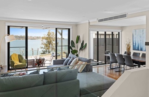 Speers Point Maison | Lakeview Oasis on The Esplanade