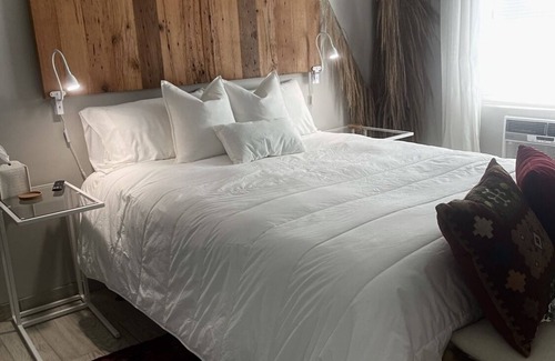 Athens Appartement | Lakeview Studio w/Free WIFI &Parking