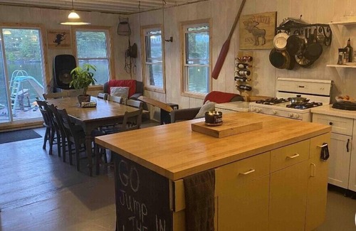 Catchacoma Cottage | Lakeview Sunrise Island Cottage, Swim, Play Relax.