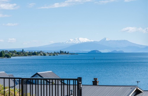 Taupo Maison | Lakeview Terrace - Taupo Holiday Home