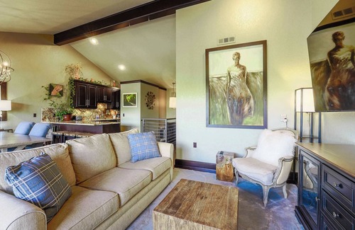 Prairie Creek Maison | Townhome Close to Beaver Lake: Gorgeous Views