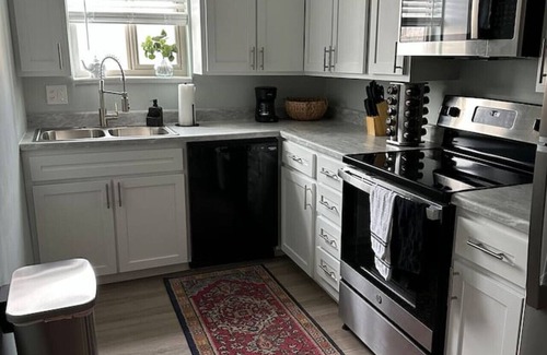 Lakewood Appartement | Lakewood Gem: Furnished Haven! Perfect for Month Long Stays!