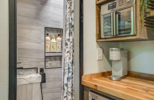 Tillicum Appartement | Lakewood Vacation Rental - Walk to American Lake!