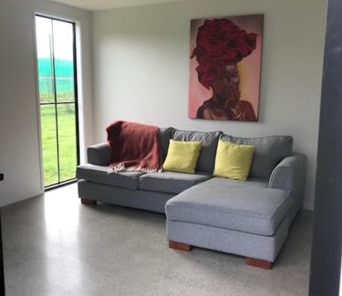Karapiro Maison | Lakin' it easy Cottage