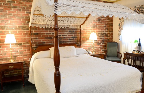 Hampton Hôtel | Lamie's Inn and The Old Salt Restaurant
