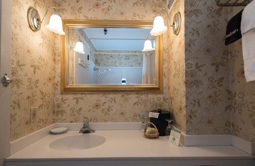 Hampton Hôtel | Lamie's Inn and The Old Salt Restaurant