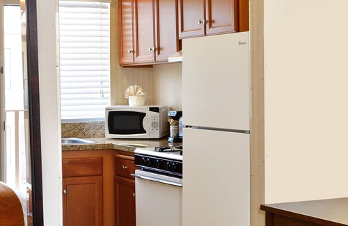 Rolando Village Hôtel | Lamplighter Inn & Suites at SDSU