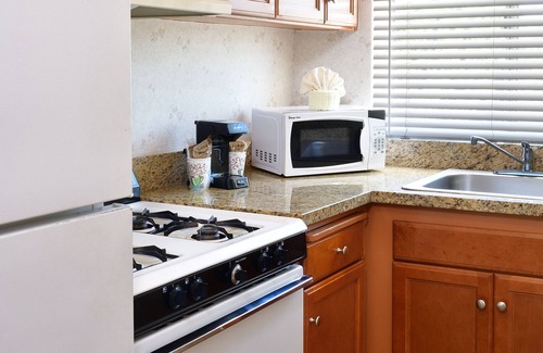 Rolando Village Hôtel | Lamplighter Inn & Suites at SDSU