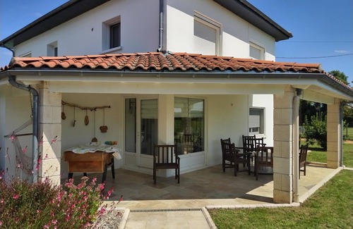 Trentels Villa | Gîte piscine, campagne, idéal pour famille, animaux de compagnie acceptés de.