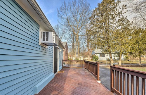 Lancaster Maison | Lancaster Haven: Large Yard, Community Beach!