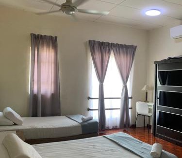 Kajang Maison | Landed 3BR near Bangi Wonderland - Wi-Fi, Netflix