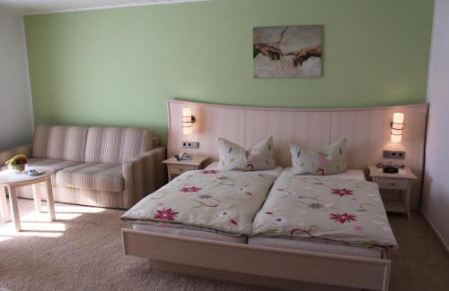 Eimelrod Maison | Landgasthof Hotel Sauer