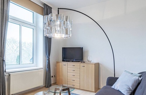 Muritz Appartement | Landgravine - Landgravine with balcony and park view