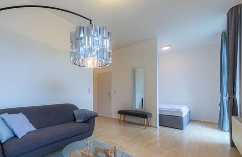 Muritz Appartement | Landgravine - Landgravine with balcony and park view