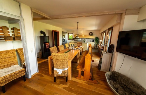 Brakel Maison | Landhaus am Silberberg, Ferienhaus im Grünen mit Sauna, Kamin und Großen Garten