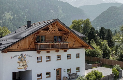 Umhausen Appartement | Landhaus Waldhart - Gemütliches Appartement mit Balkon & Kamin
