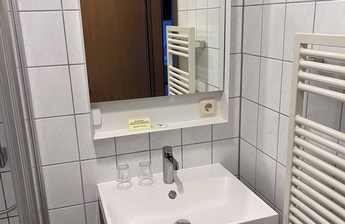 Dillstadt Hôtel | Landhotel Der Distelhof mit Scheunencafé