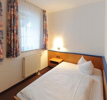 Dillstadt Hôtel | Landhotel Der Distelhof mit Scheunencafé