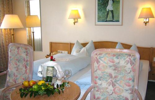 Breuna Hôtel | Landhotel Sonneneck - Breuna im Naturpark